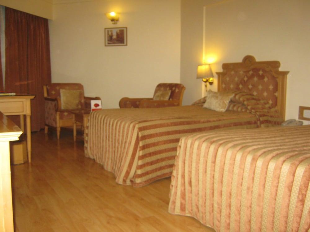 The Pride Hotel, Nágpur Exteriér fotografie